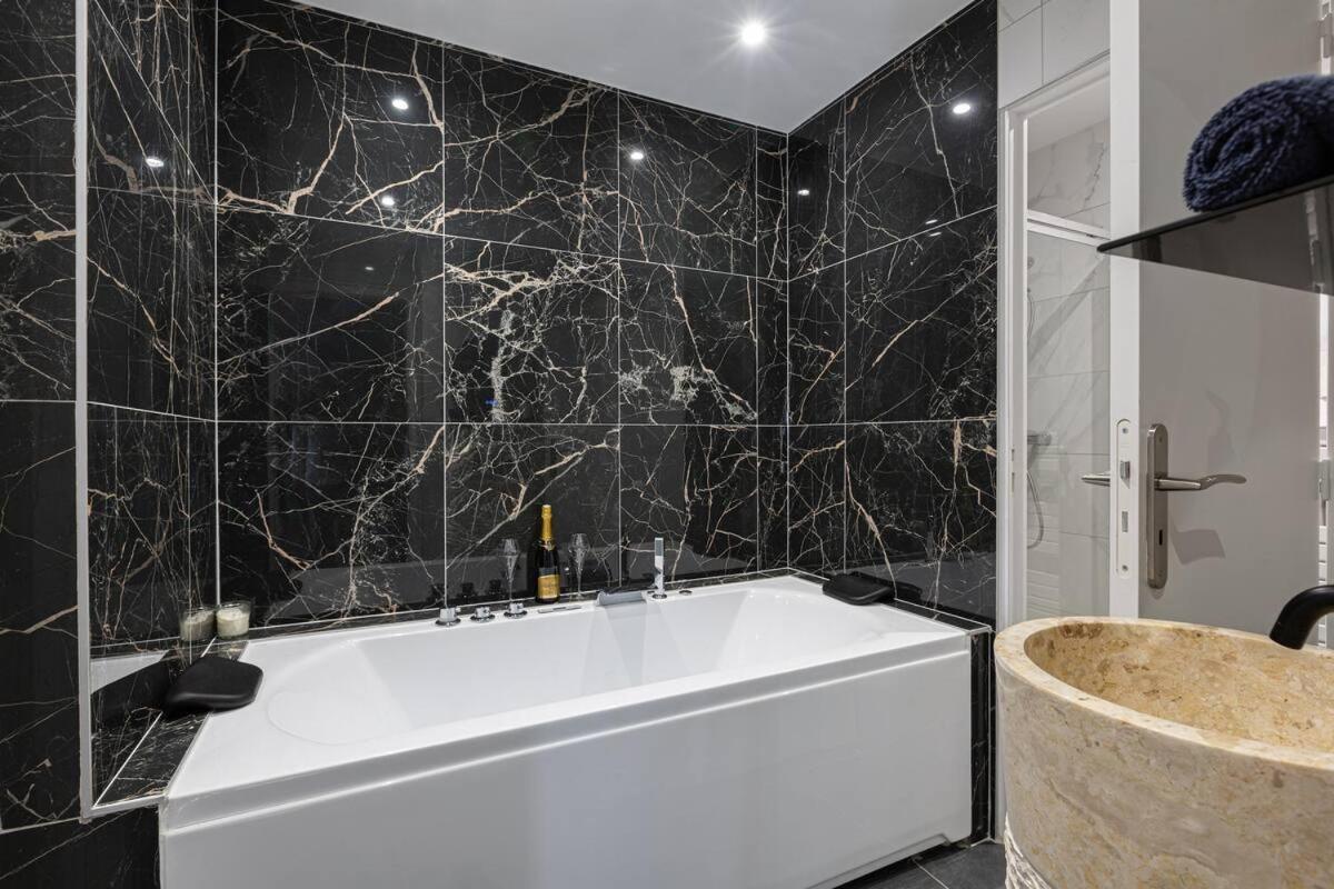 Deluxe Studio Tout Equipe - Hyper Centre Historique Mulhouse Ngoại thất bức ảnh